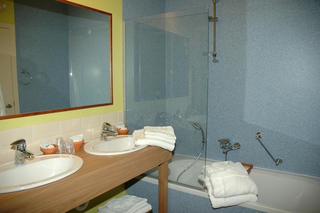 Hotel Van Reeth'S Koffiebranderij Puurs Camera foto